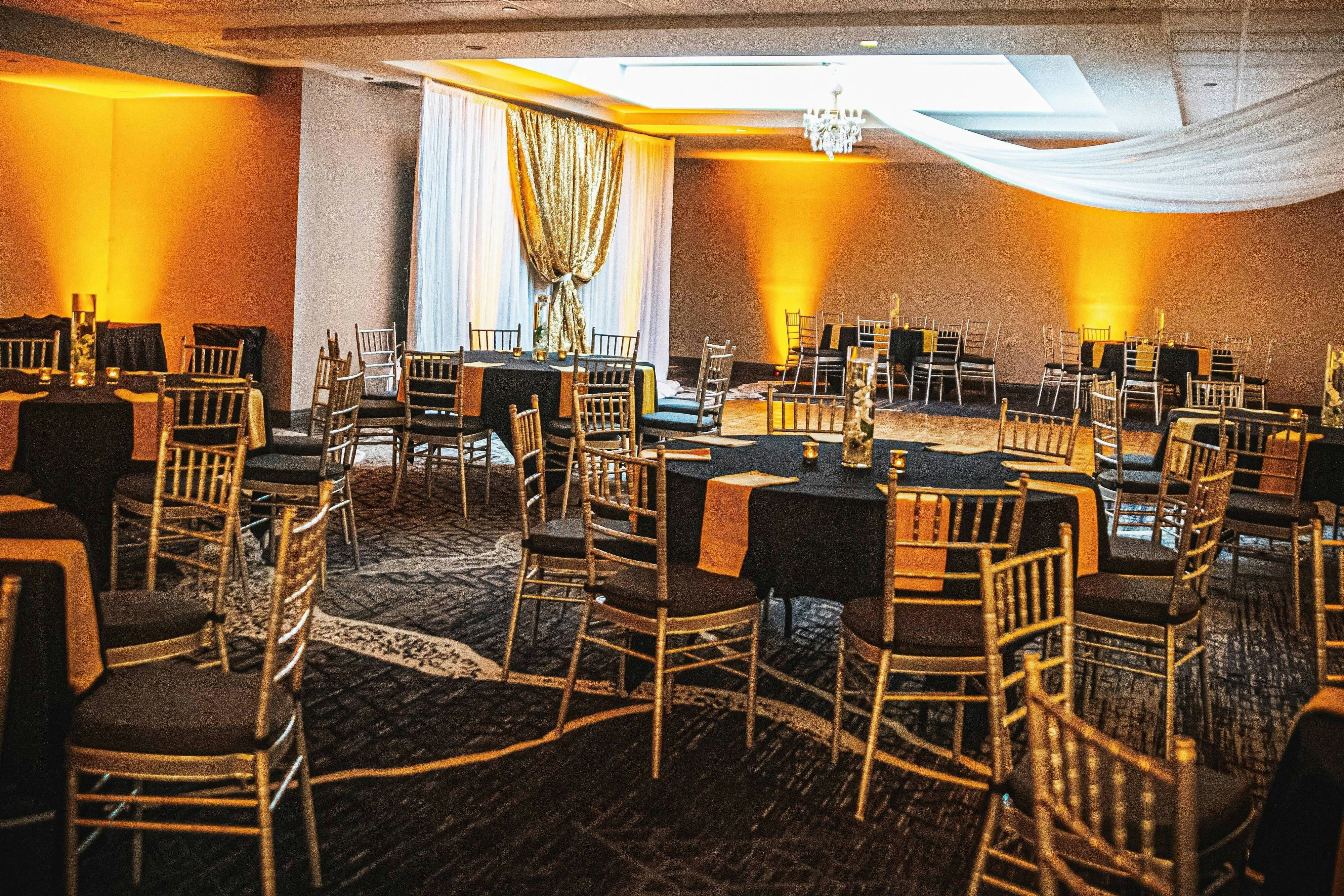 Delta Hotels Marriott Cincinnati Sharonville 20/27