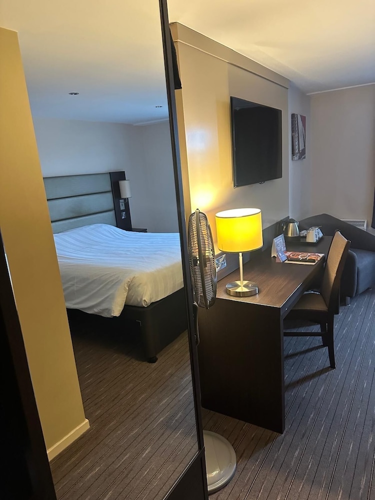 Premier Inn Wirral (Two Mills) 19/27