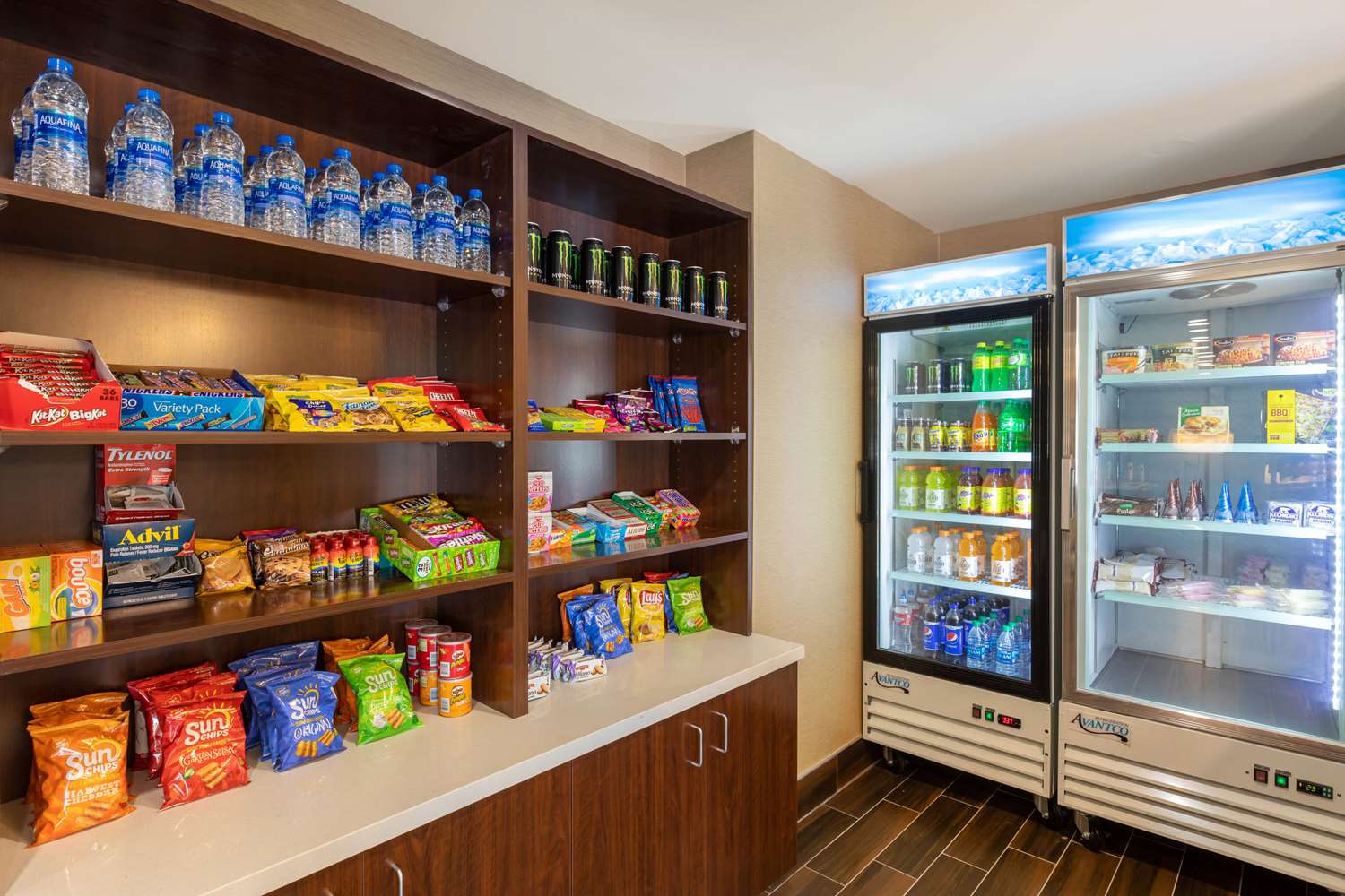 Comfort Inn & Suites Near Ontario Airport, CA 13/19