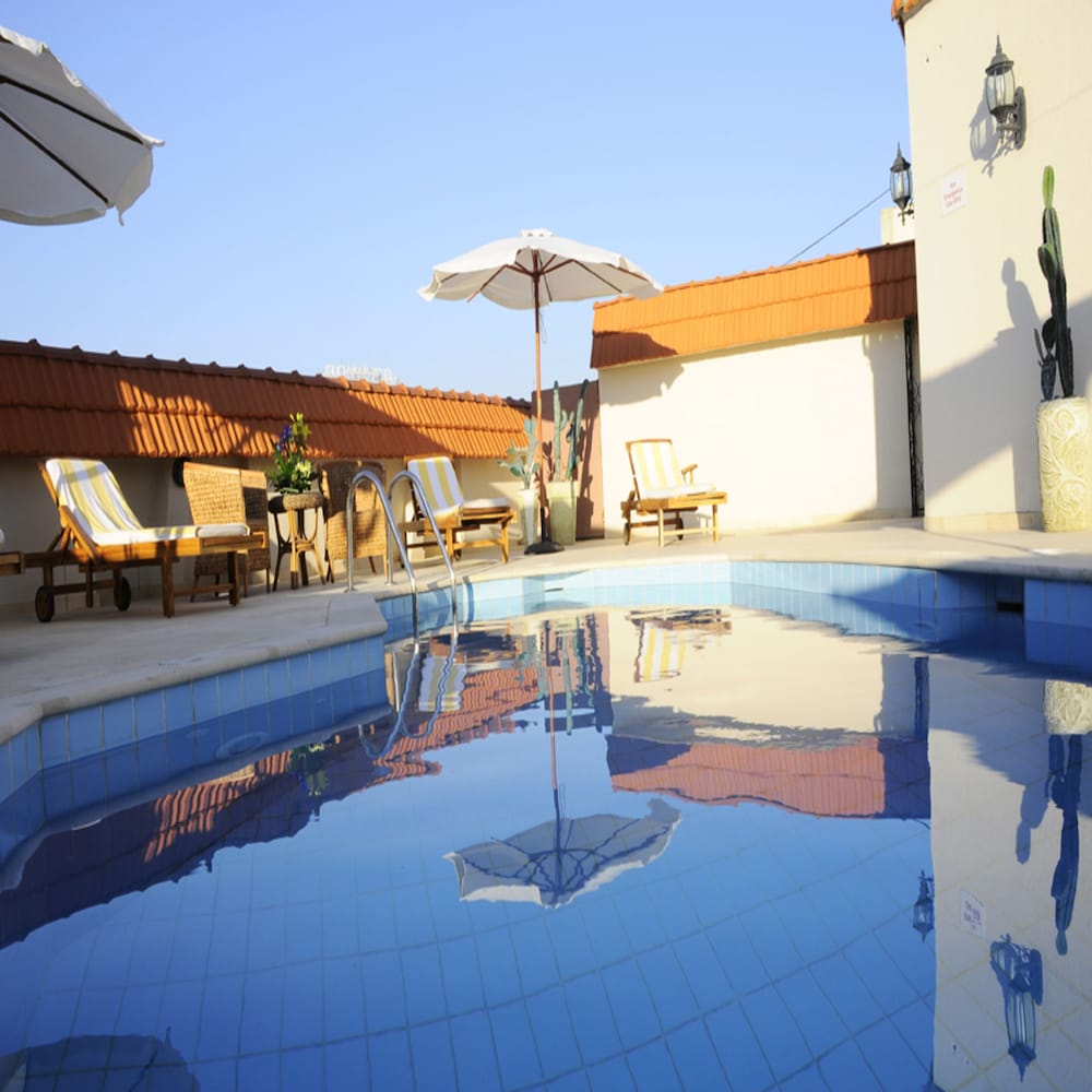 Serenada Golden Palace - Boutique Hotel Beirut 72/75
