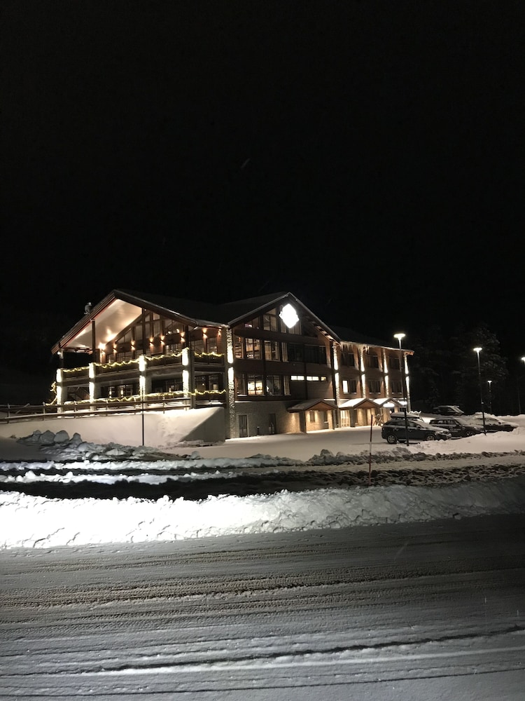 Mountain Lodge 3/50