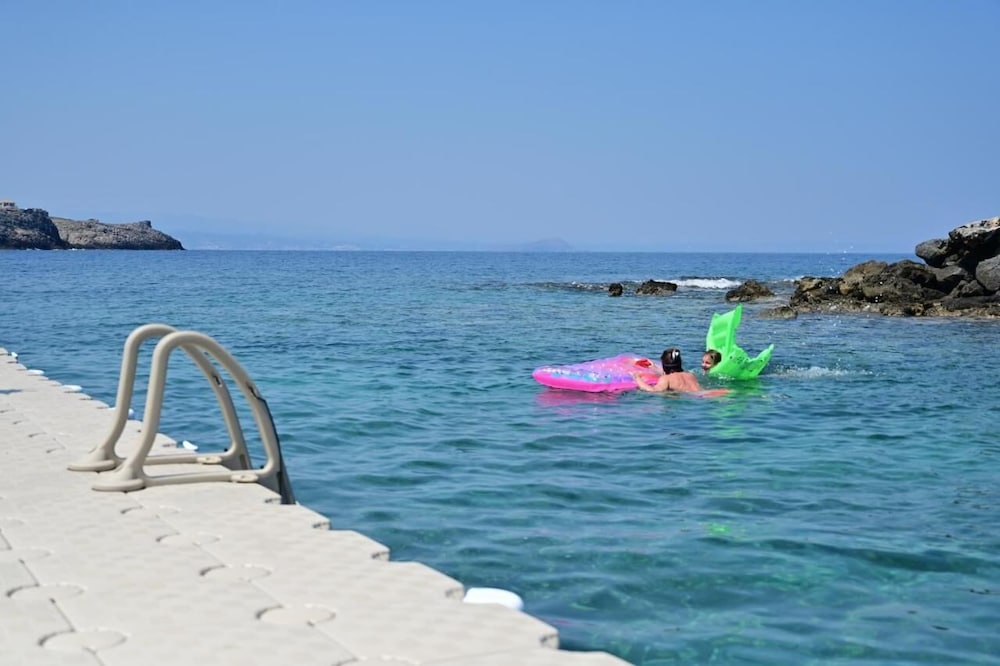 Kavos Hotel 62/80