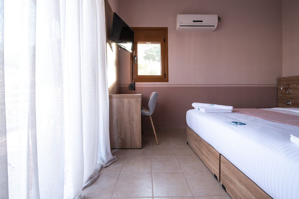 Cyrenia Guesthouse 18/32
