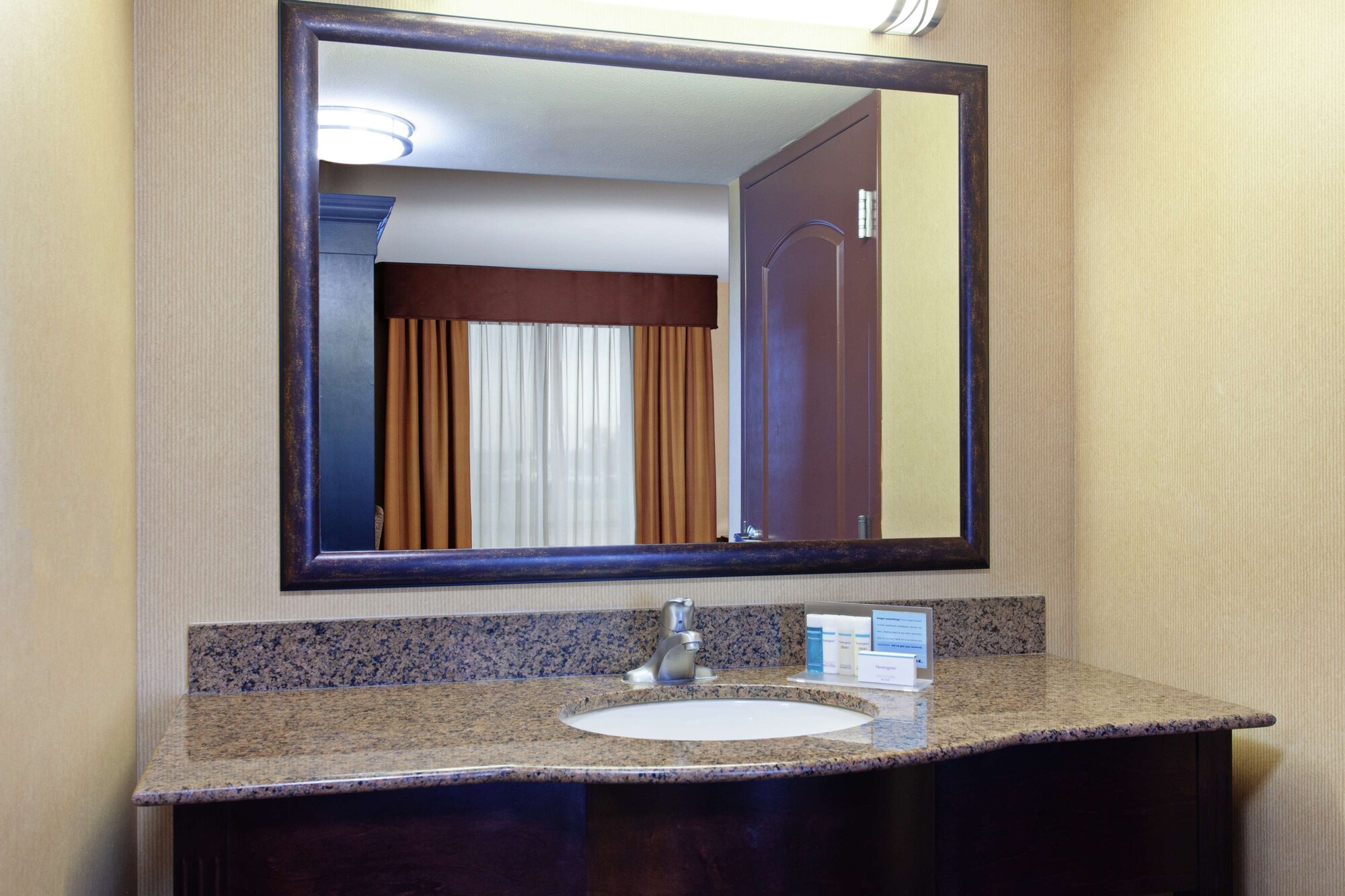 جناح استوديو بسرير كينج مع أريكة، Hampton Inn & Suites Fresno-Northwest, CA 4/10