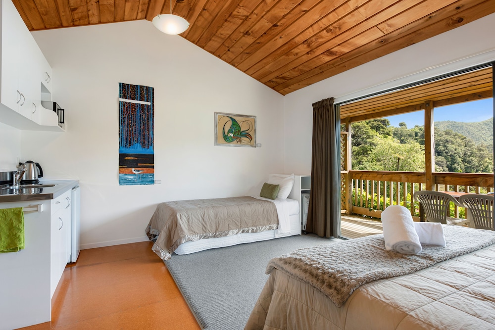 LOCHMARA LODGE 3/50