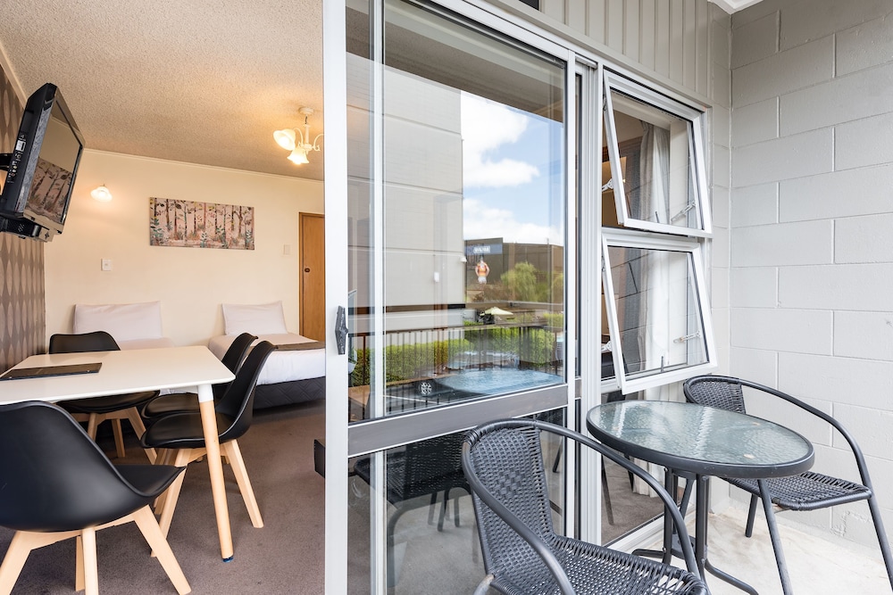 Heartland Ambassador Hotel Hamilton 37/49