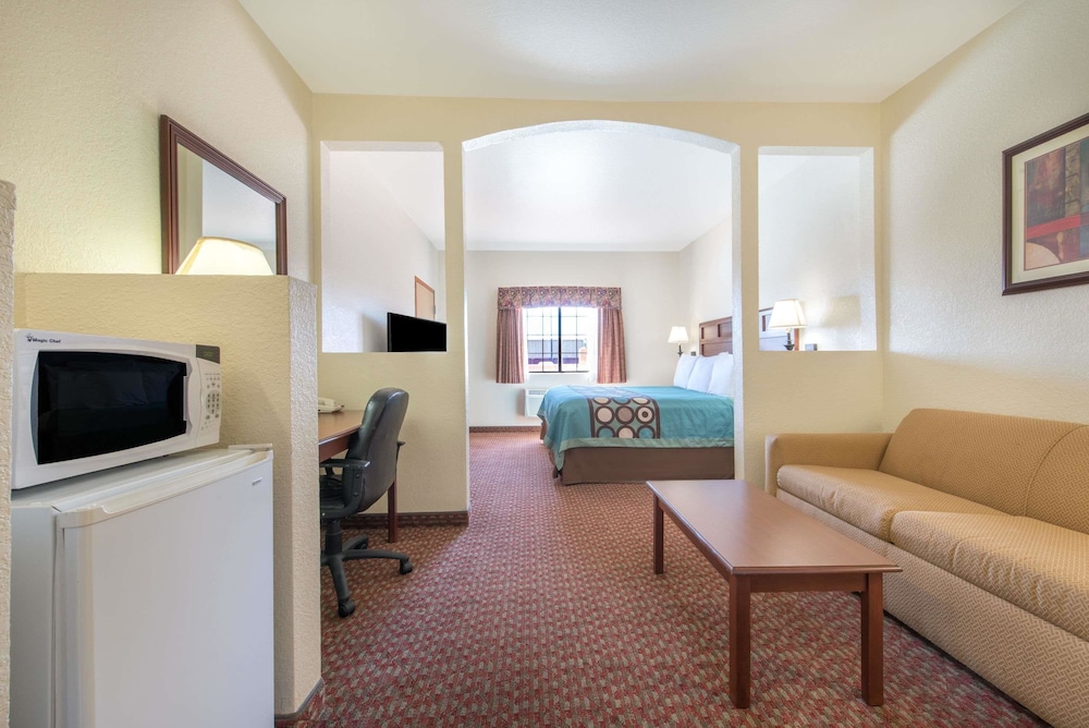 Super 8 By Wyndham Abilene South 12/22