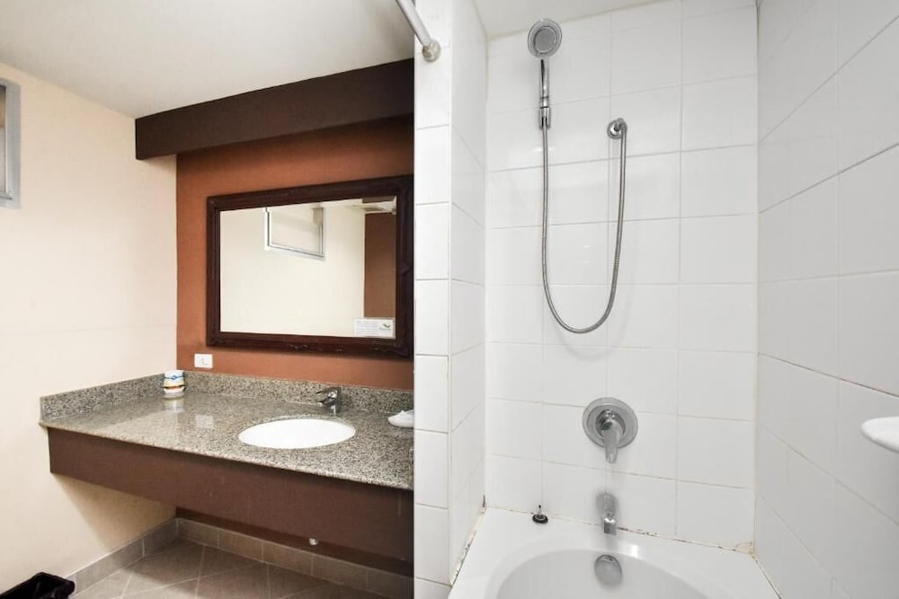 Piman Garden Hotel 45/49