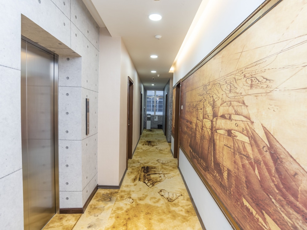 Zenz Hotel 24/50