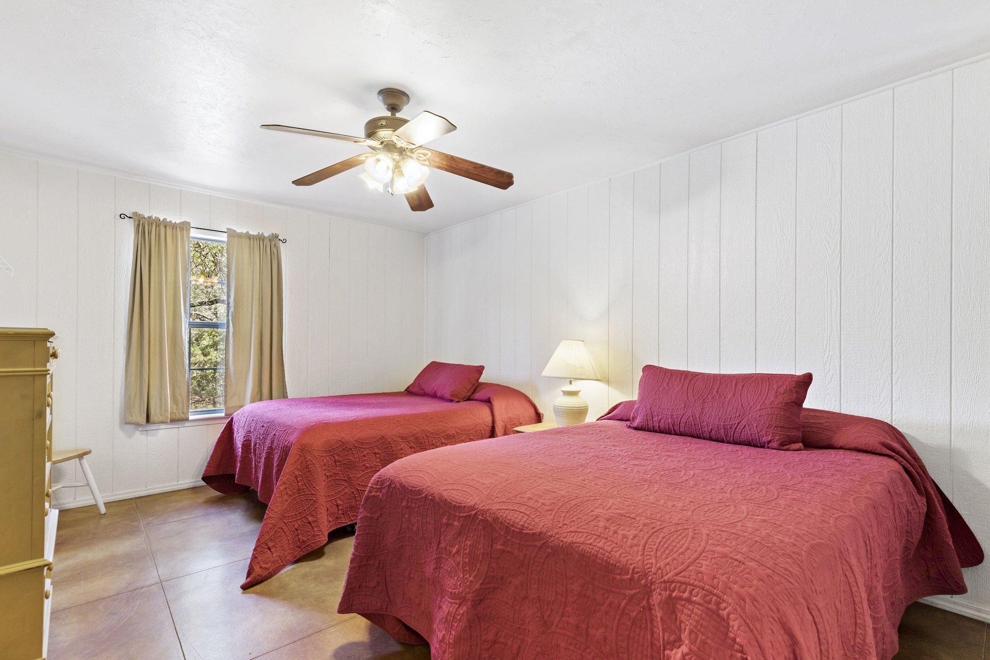 2 Bedrooms, House, 4 Futon Beds, 2 Queen Beds, Lake View