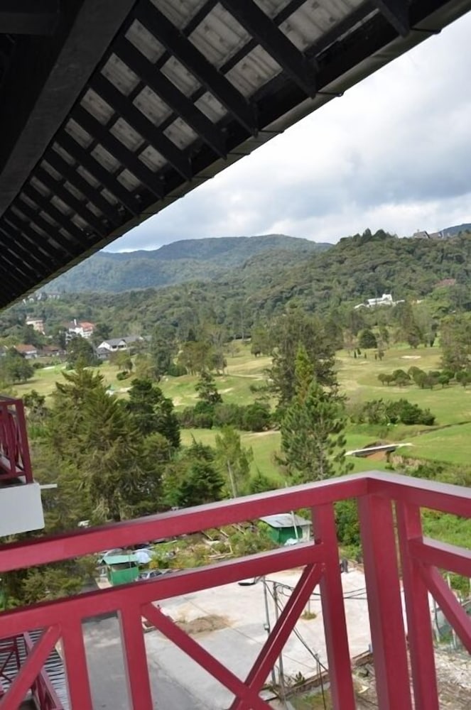 Iris House Resort 44/49