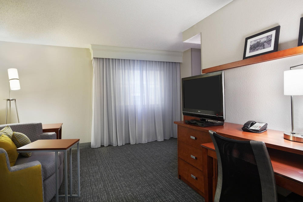 Courtyard By Marriott Little Rock Downtown 21/29
