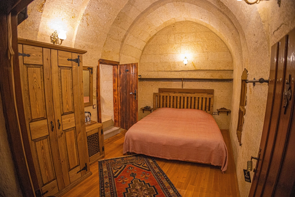 Pietra Cave Suites 26/49