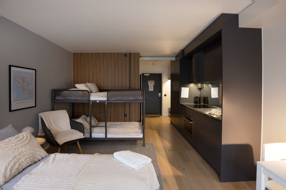 Hoom Home & Hotel 11/25
