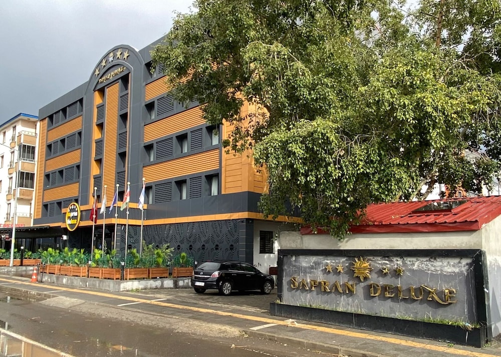 Sapran Deluxe Hotel 47/50