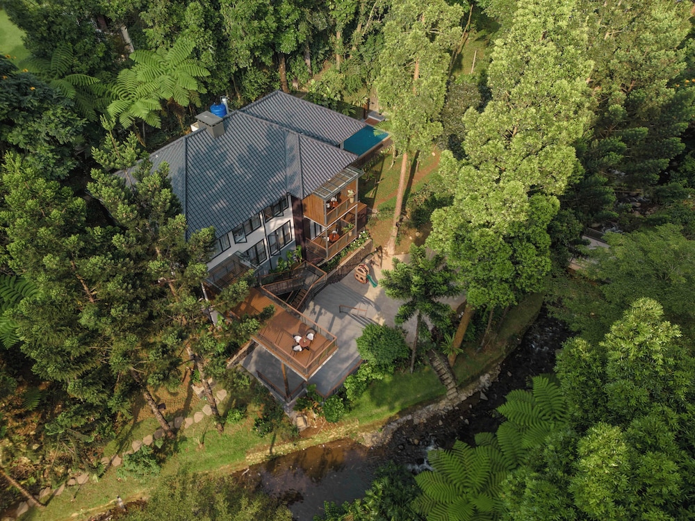 Plataran Puncak Villas 28/48