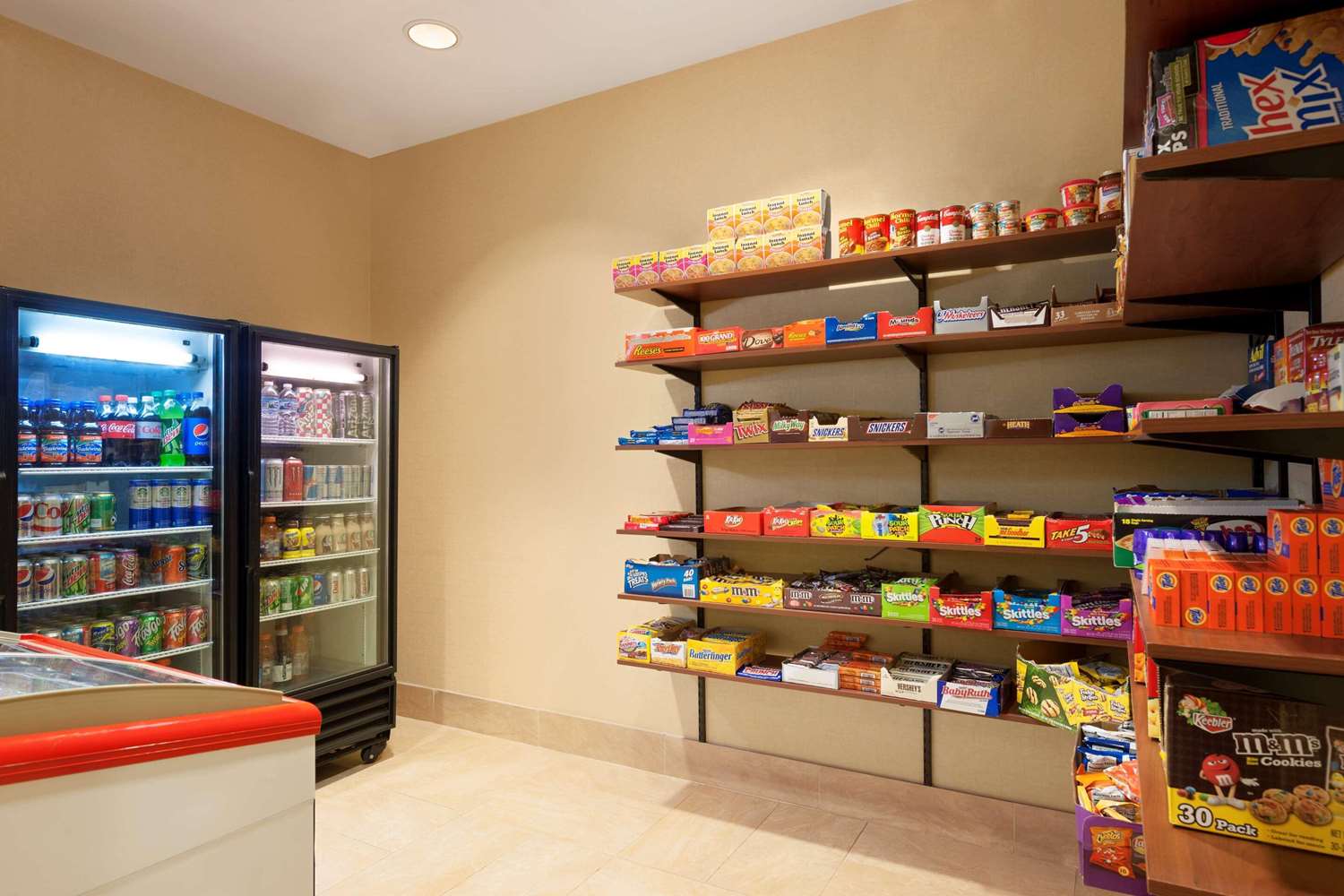 Country Inn & Suites By Radisson, Dearborn, MI 20/21