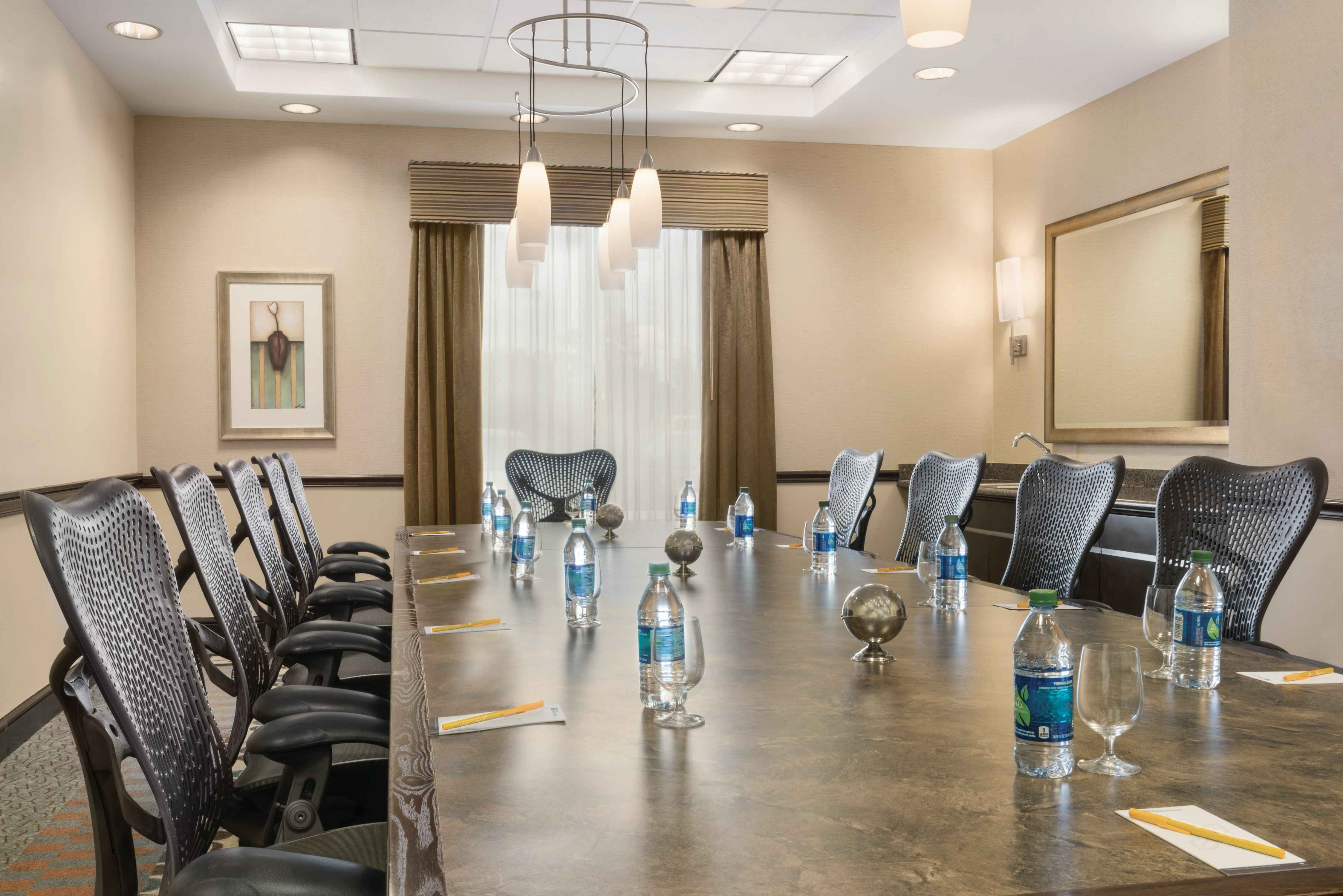 Hilton Garden Inn Dulles North 74/82