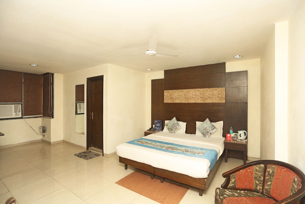 HOTEL GRAND PEEPAL 8/20