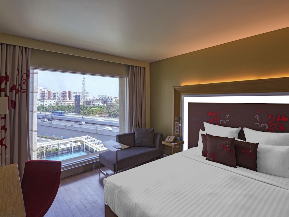 PREMIER, KING BED