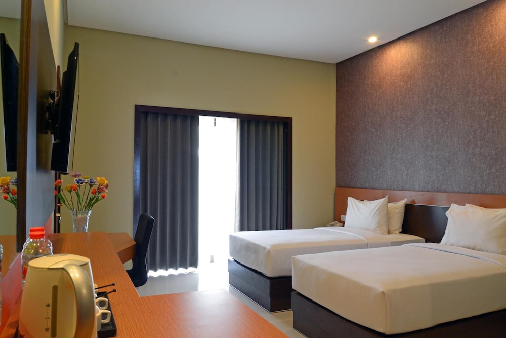 SAMARA RESORT 33/72