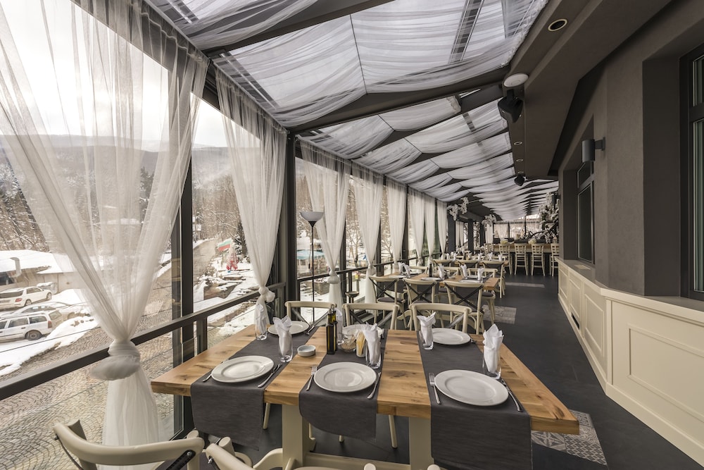 All Seasons Residence Hotel 59/68