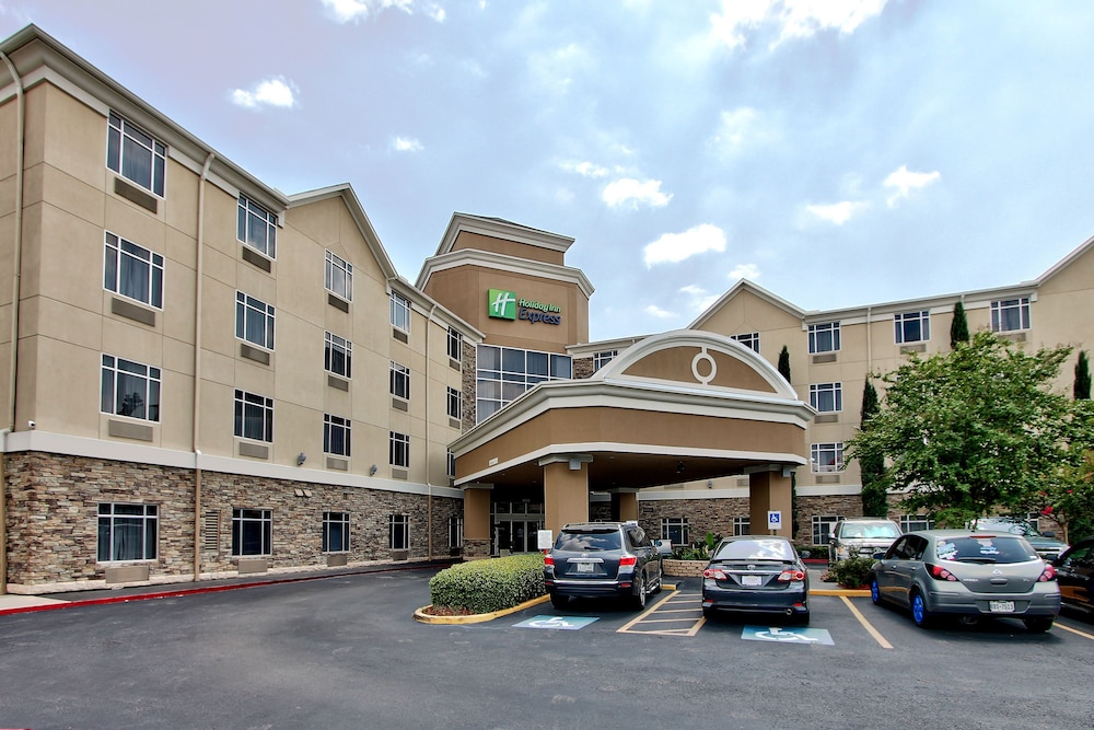 Holiday Inn Express Hotel And Suites Houston Downtown Convention Center 64/72