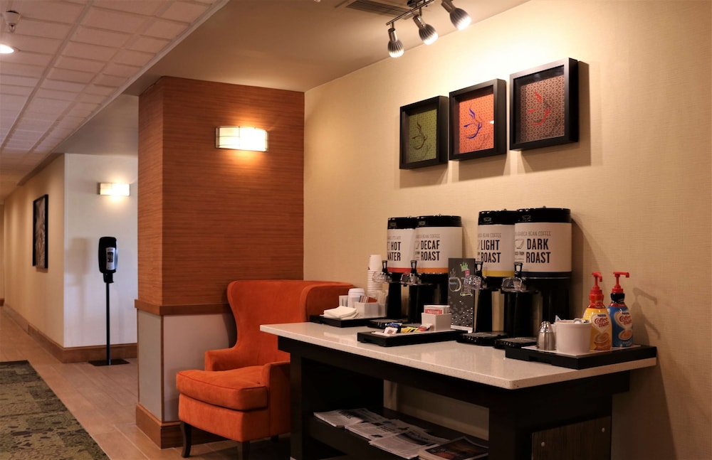 Hampton Inn & Suites Fremont 36/46