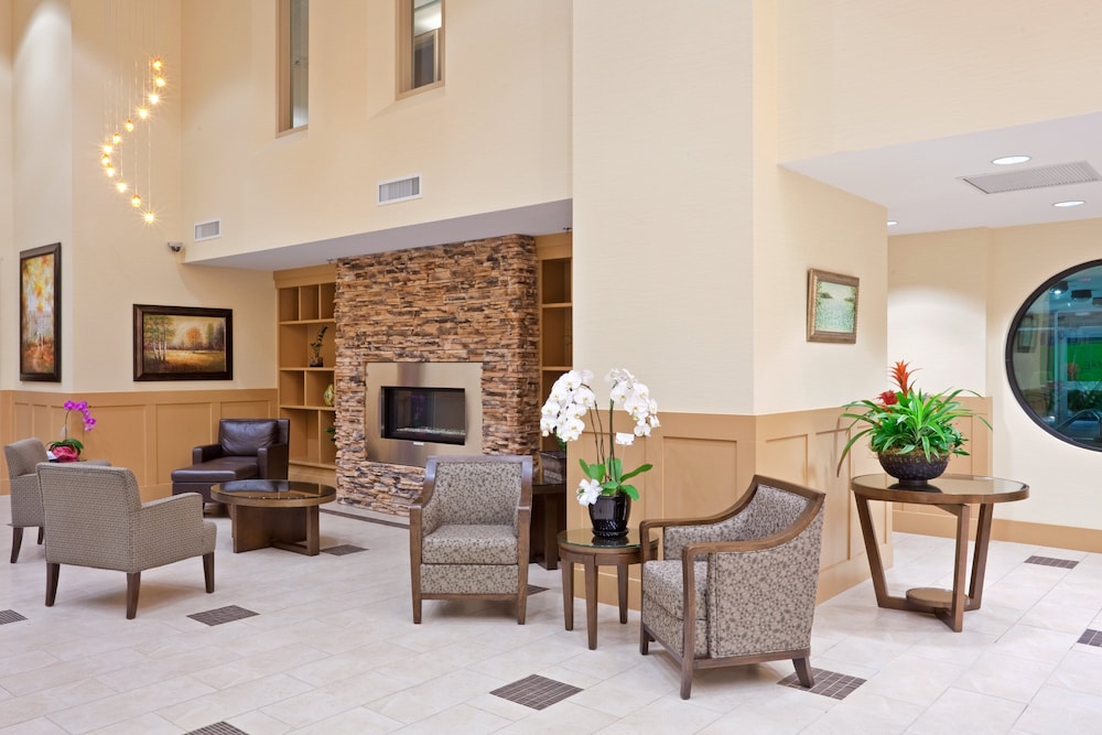 Holiday Inn Hotel Suites Surrey East Cloverdale 56/75