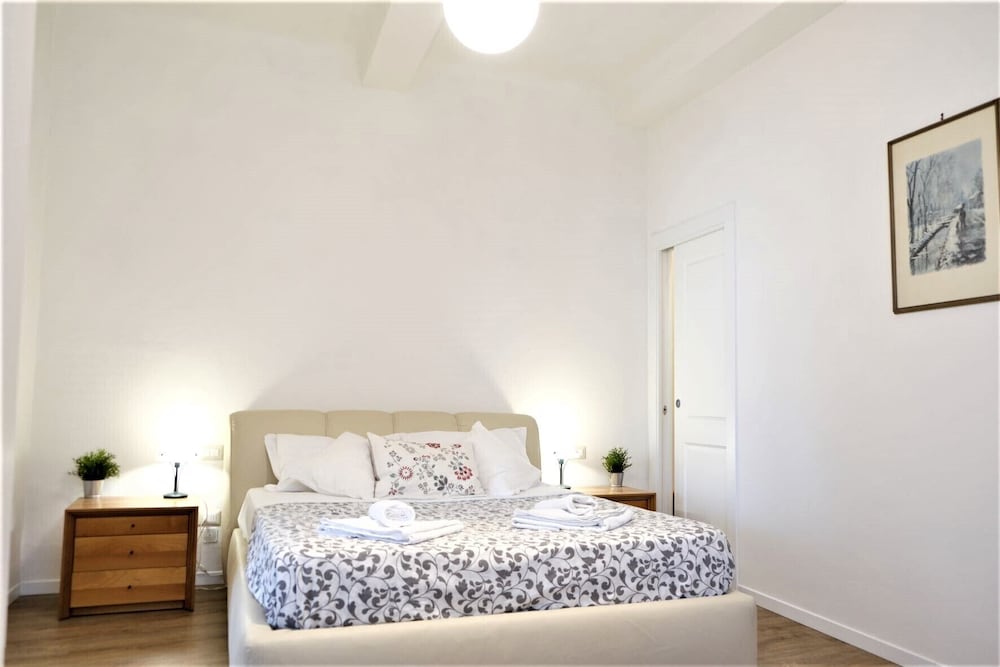 Wine Apartments Florence Morellino 4/28