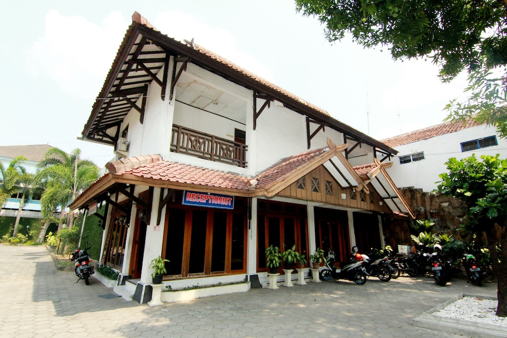 Hotel Limaran 4/77