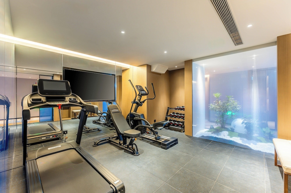 Holiday Inn Express Shanghai Jing'an Temple 25/50