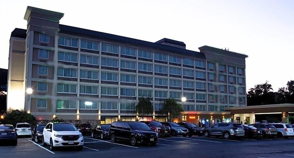 Executive Inn - Fort Lee 2/44