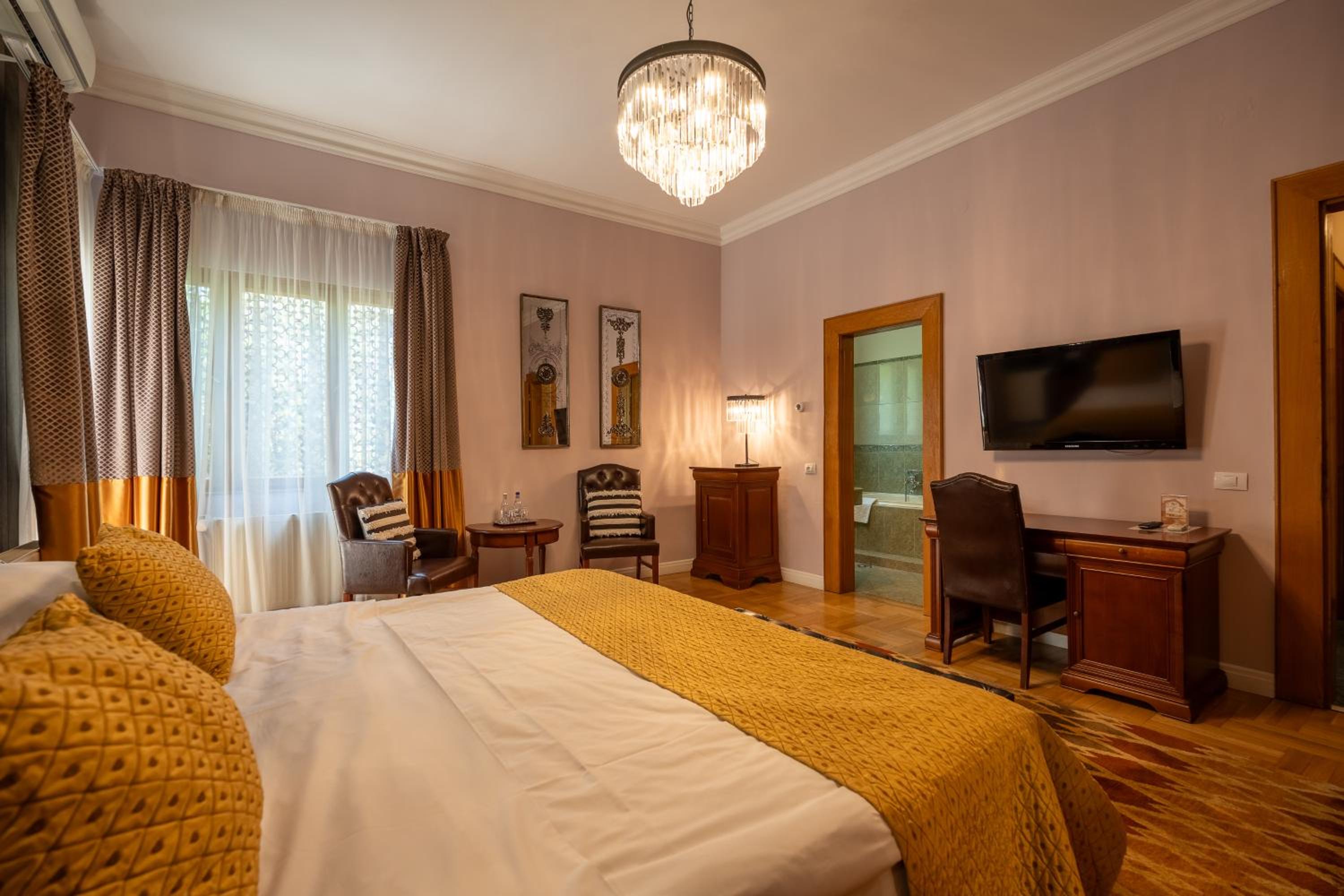 Superior, Double Bed, No Elevator, High Floor