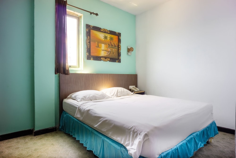 Room at Hotel O Makassar near Losari Beach formerly Ocean View Hotel, MAKASSAR