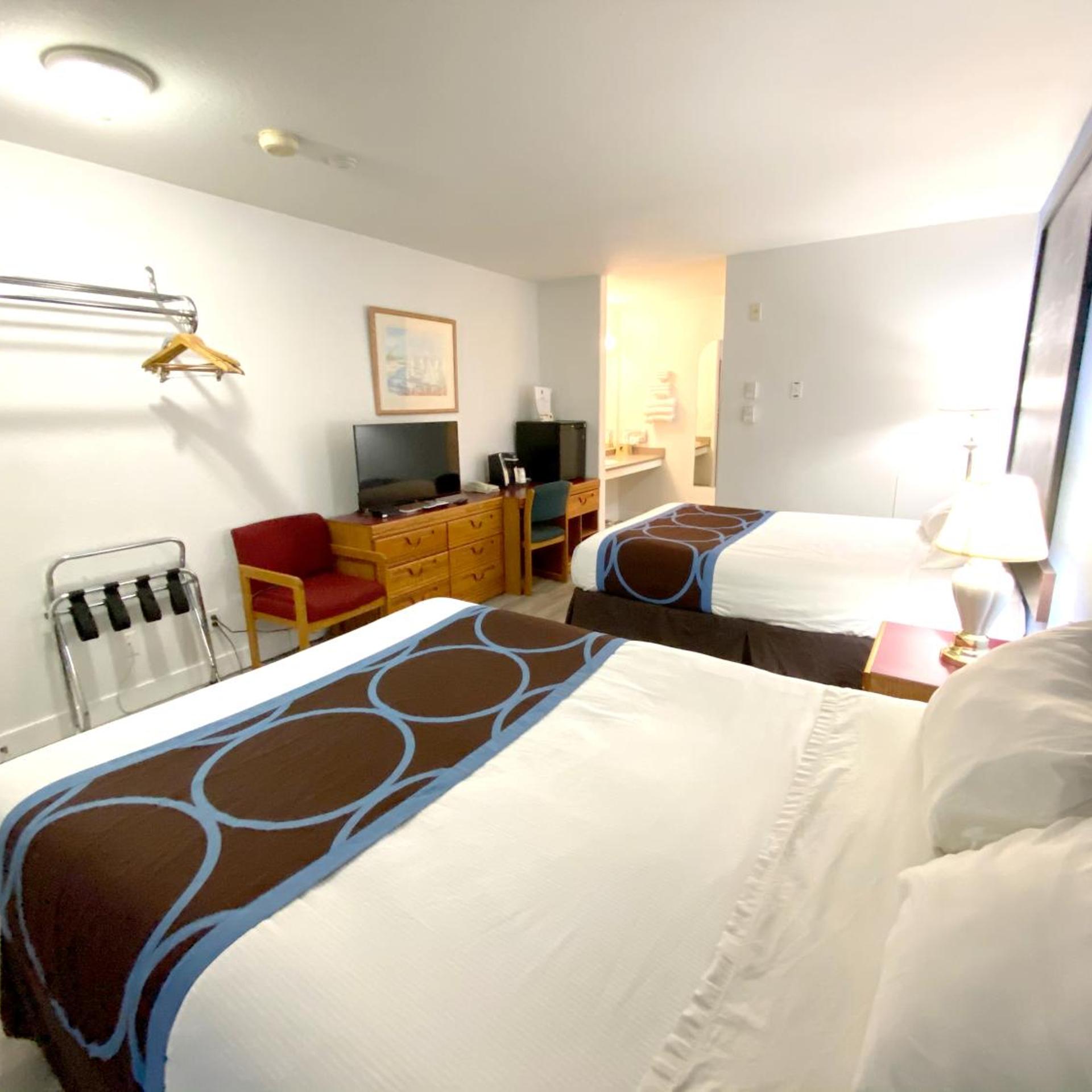 Room, King Bed, 2 Queen Beds