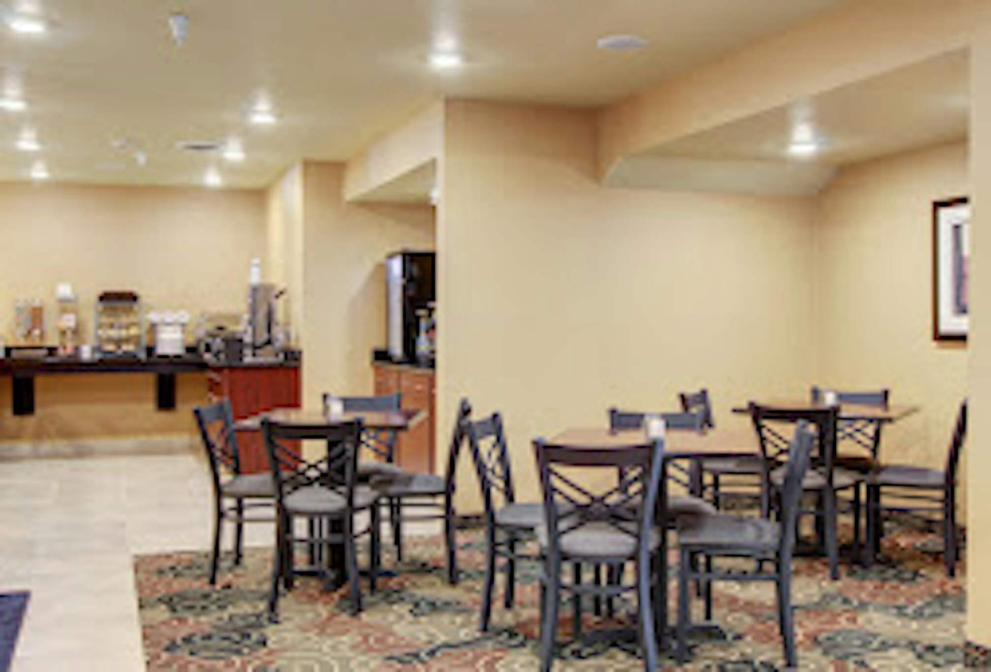 Cobblestone Inn & Suites -- Bloomfield, IA 24/30