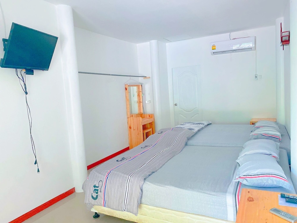 Chomlay Restaurant & Room For Rent 16/27