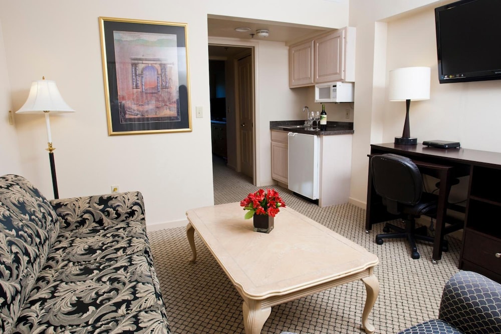 Bella Vista Suites 29/59