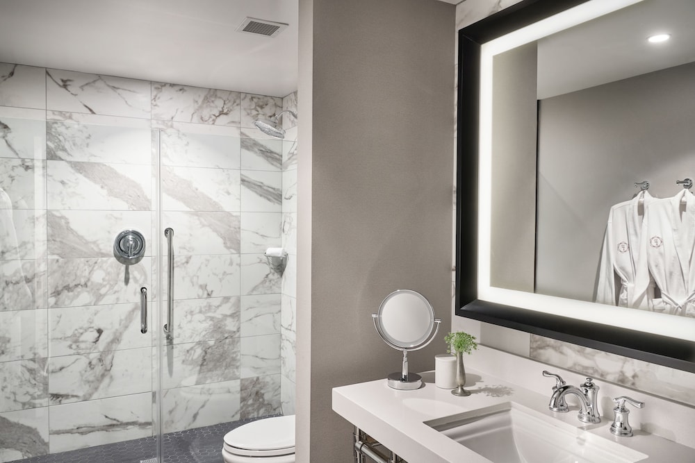 Foundry Hotel Asheville Curio Collection By Hilton 9/49