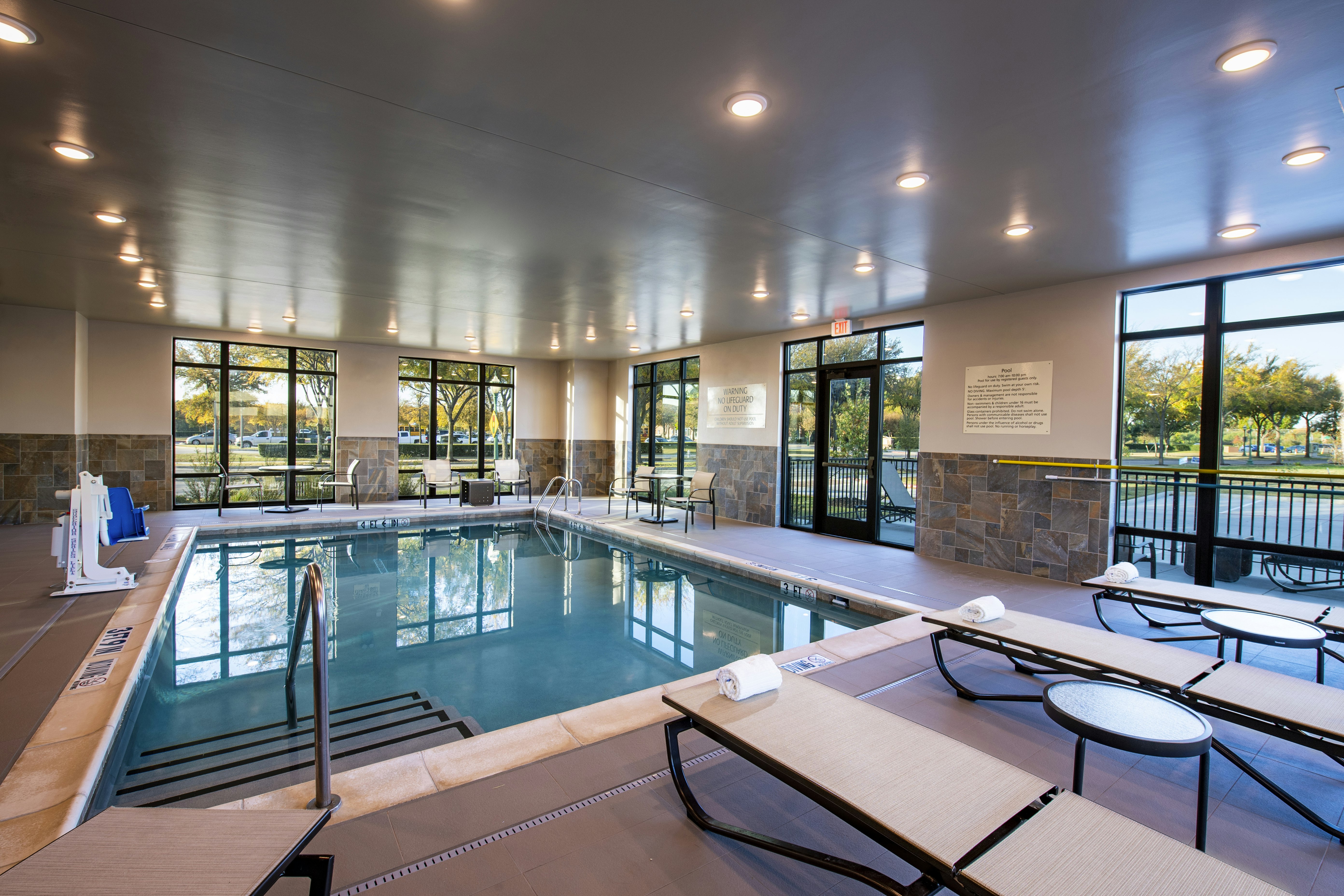 Hampton Inn Suites Keller Tx 22/47