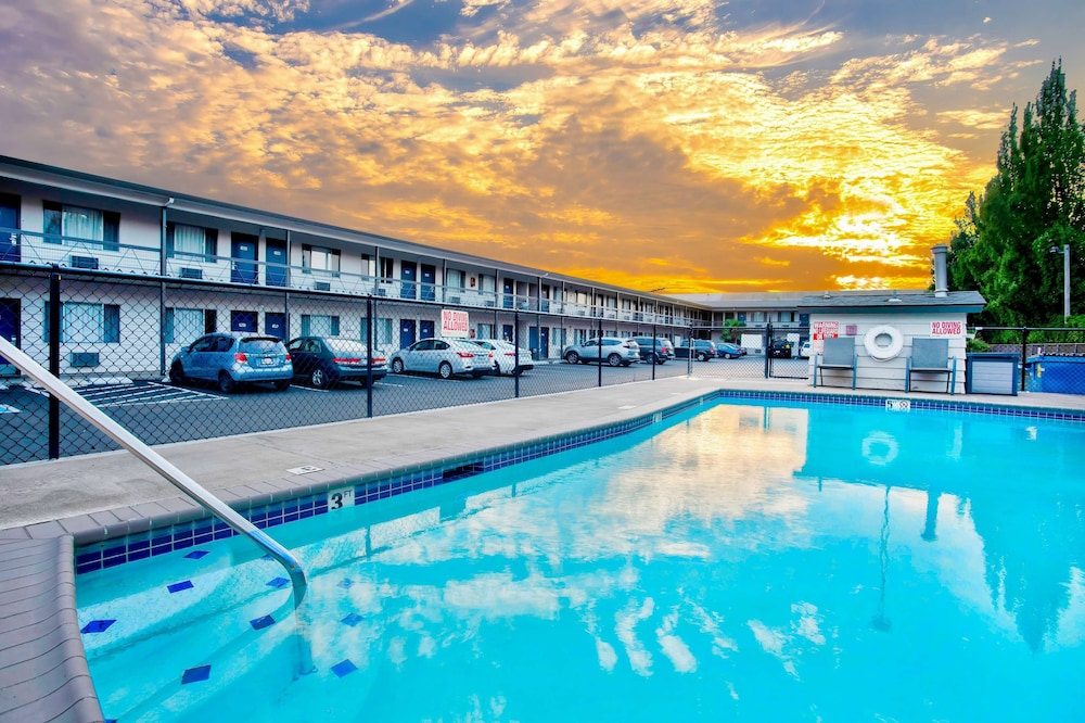 Motel6 Salem, OR - Expo Center 51/58