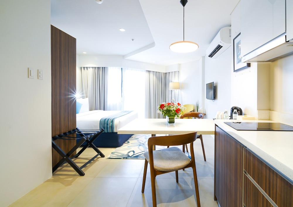 Tambuli Seaside Resort and Spa 17/35
