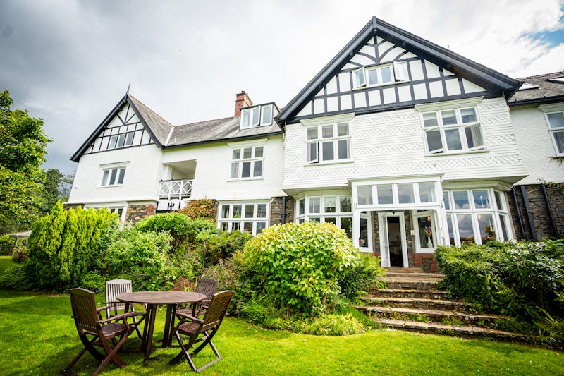 Lindeth Howe Hotel 60/61