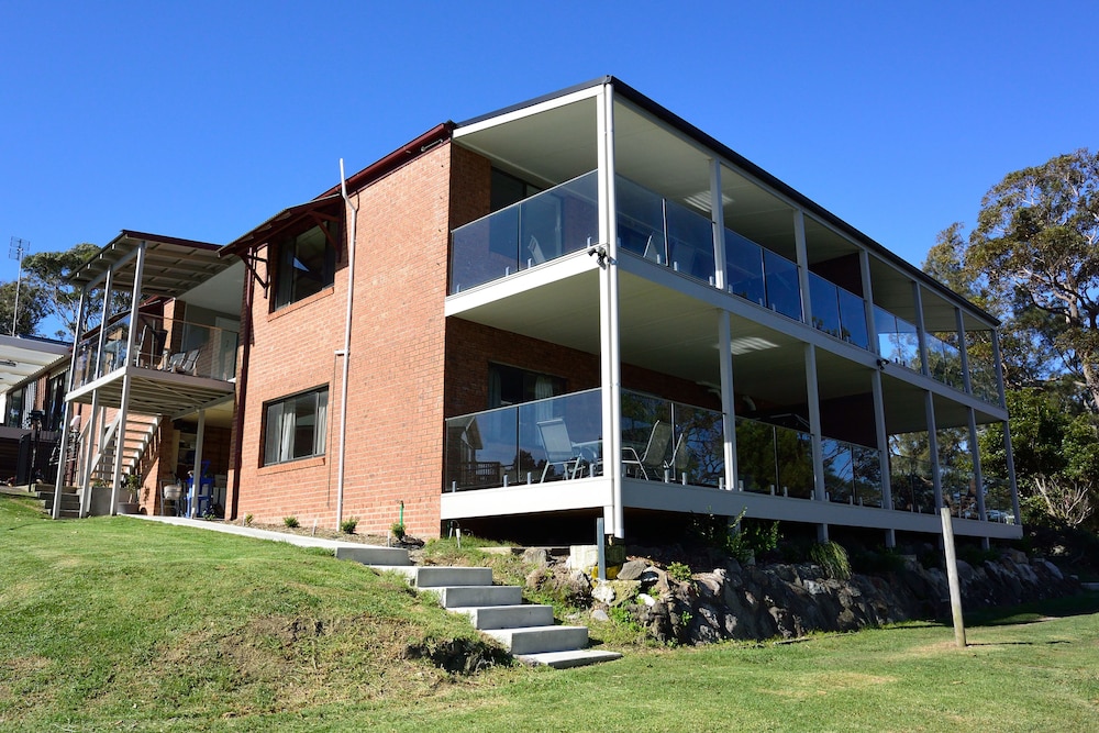 DUNGOWAN HOLIDAY ACCOMODATION 2/75