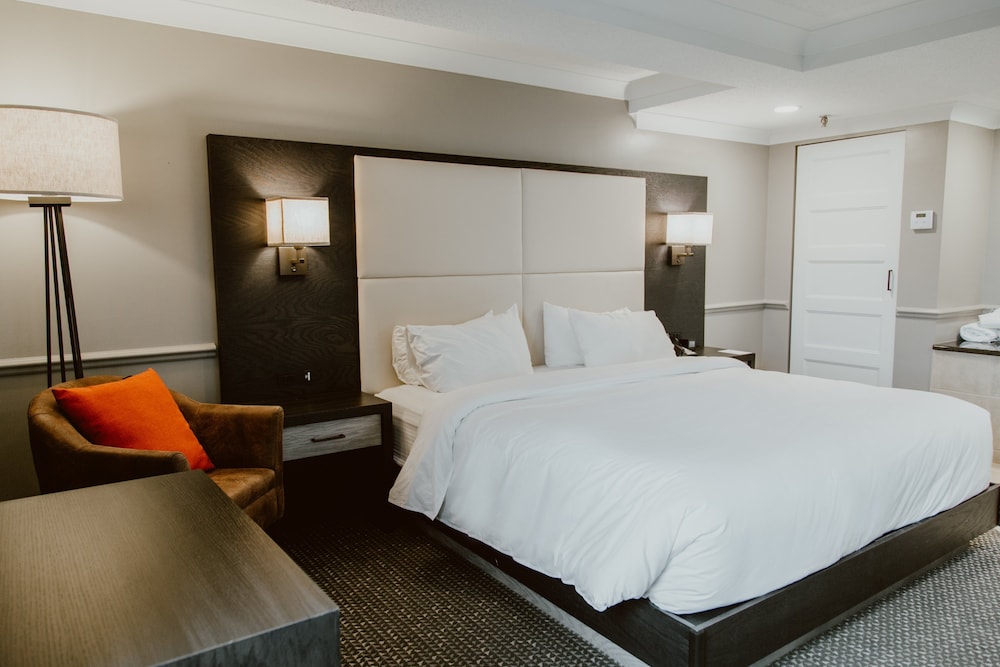 Crowne Plaza Fredericton Lord Beaverbrook 20/74