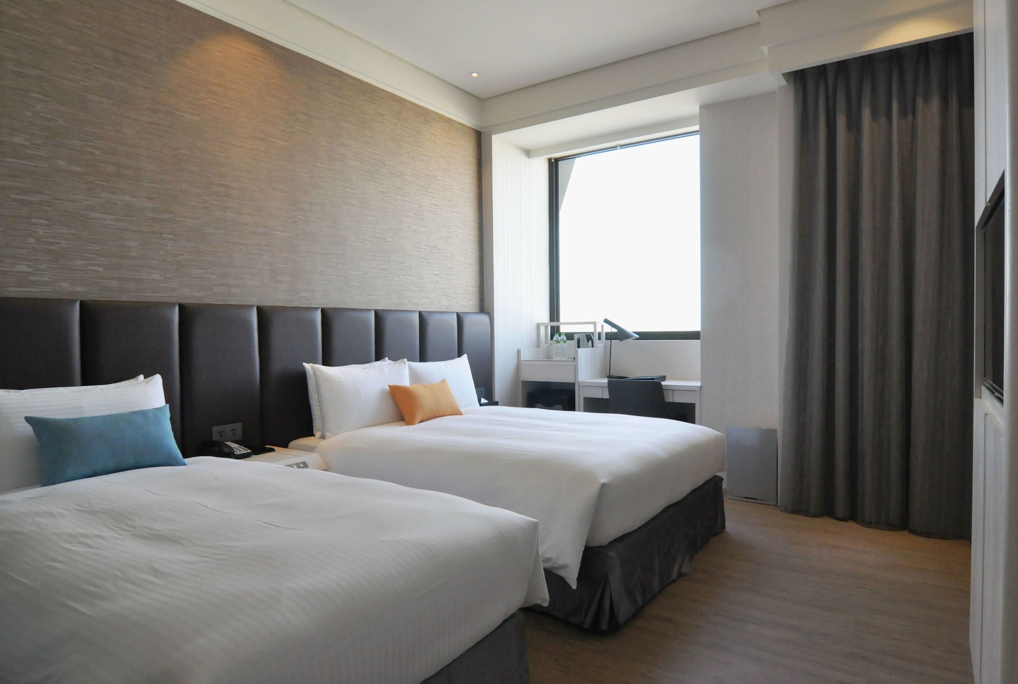 ROOM, TRIPLE