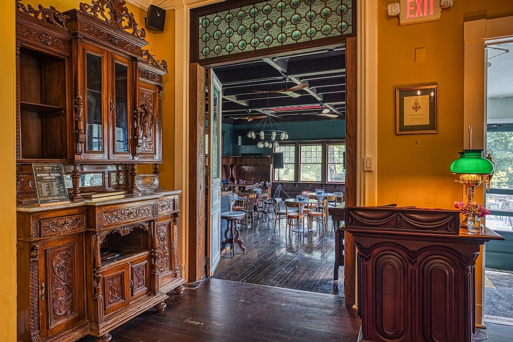 Apple Tree Inn 4/50