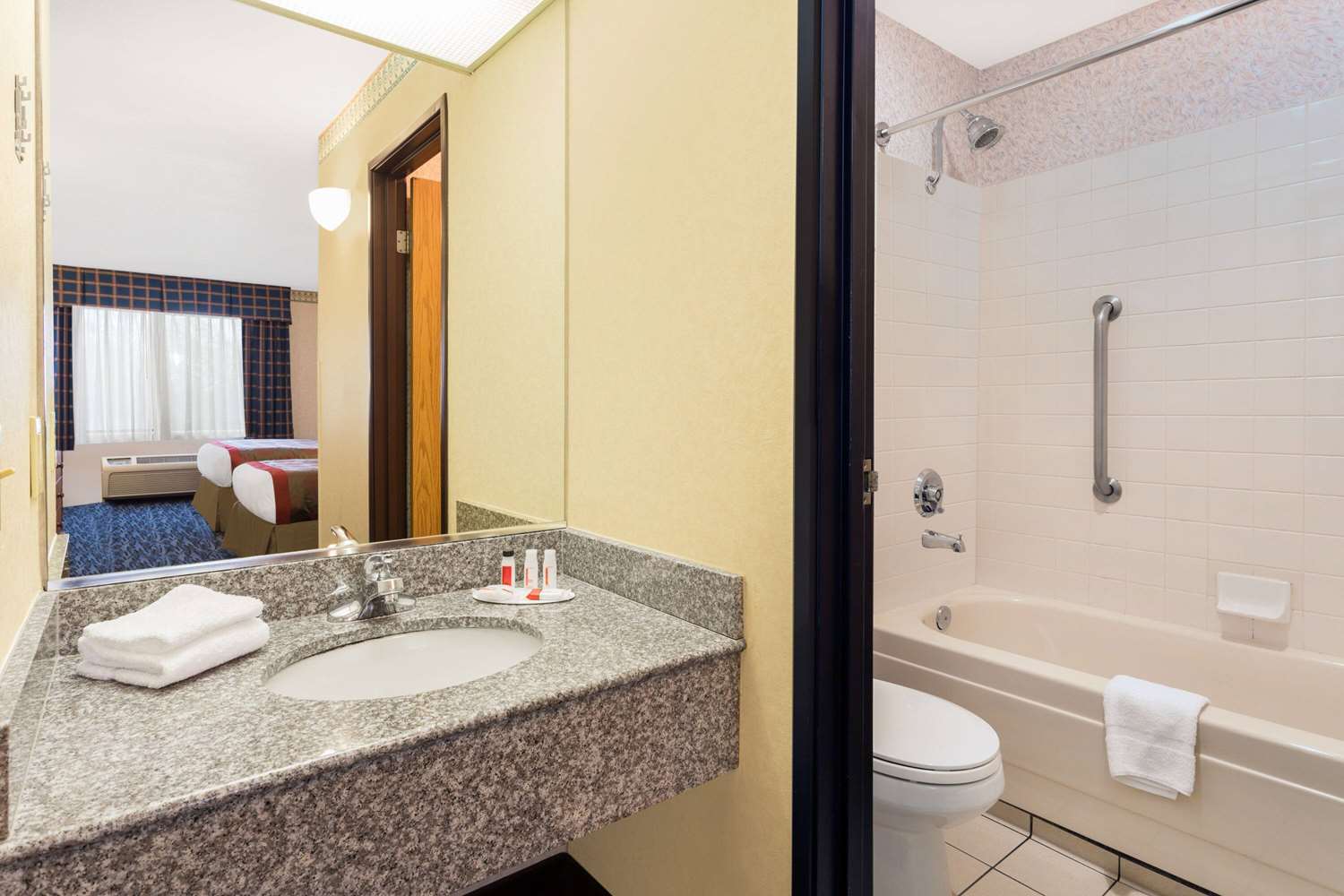 Ramada By Wyndham Kent Seattle Area 29/31
