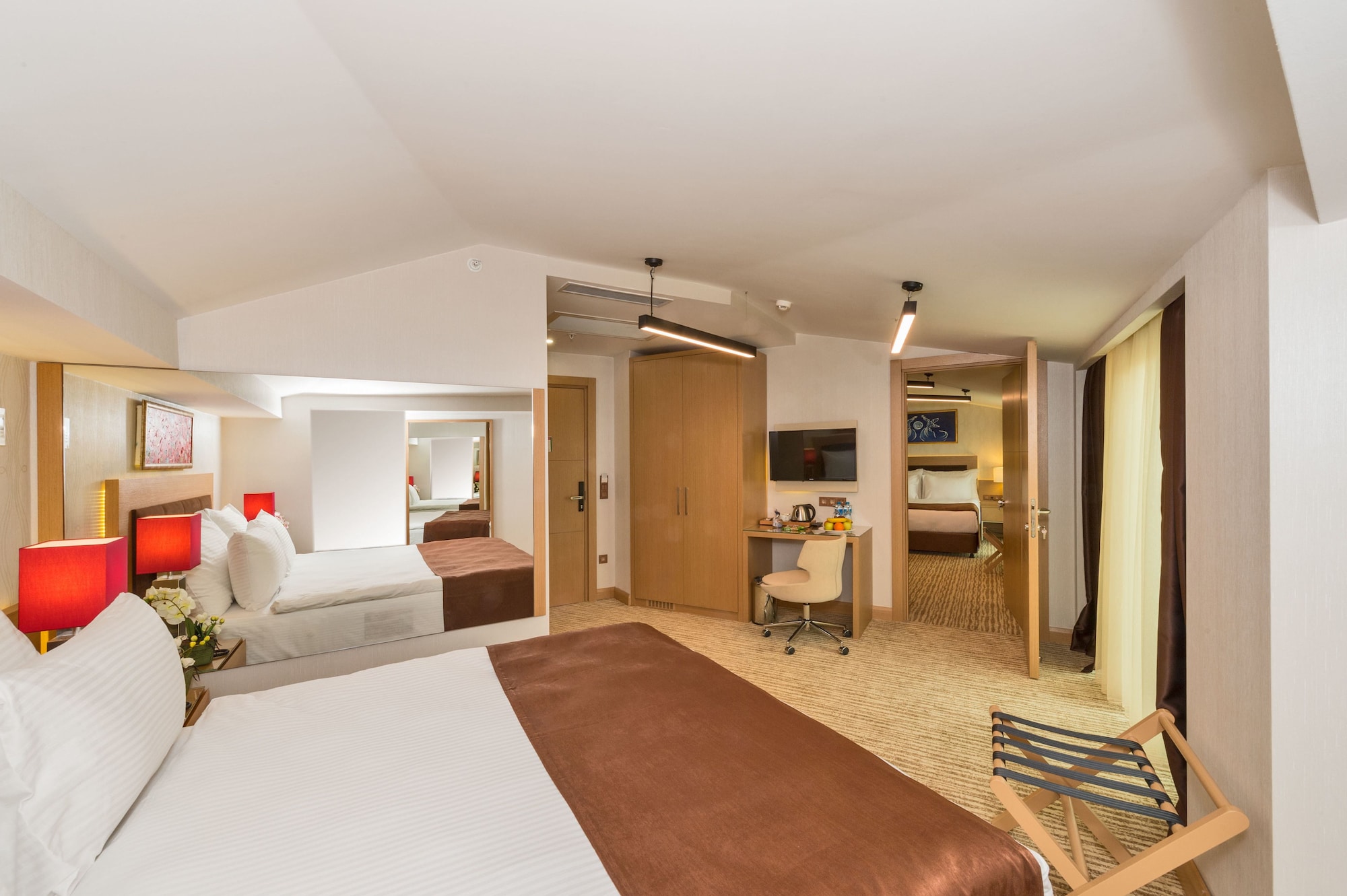 2 BEDROOMS, FAMILY, CITY VIEW, 2 BATHROOMS